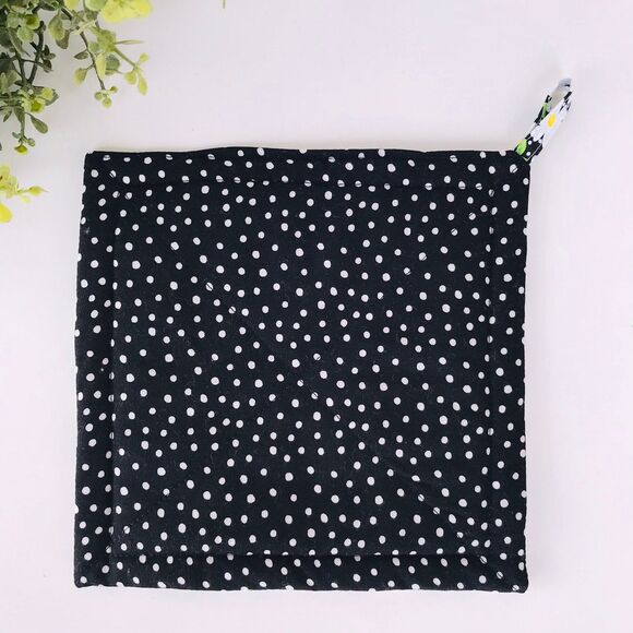 3 Piece Baking Gift Set. Oven Mitt and Potholder, Daisy and Dots On Black Print - Picture 4 of 10